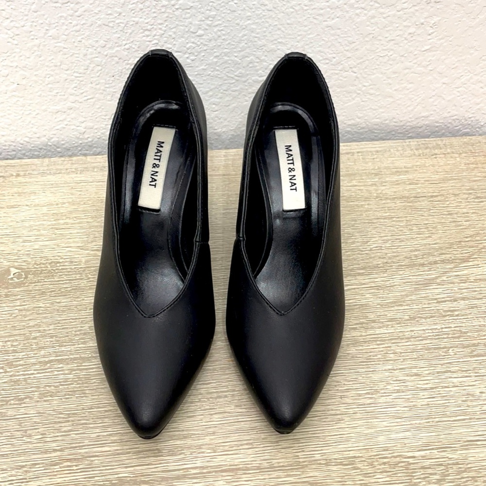 Used Matt & Nat Pumps
Great Condition!